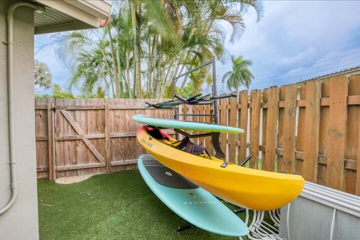 2 King Suites, Pool & Shuffleboard, Dock Access! gallery image 5