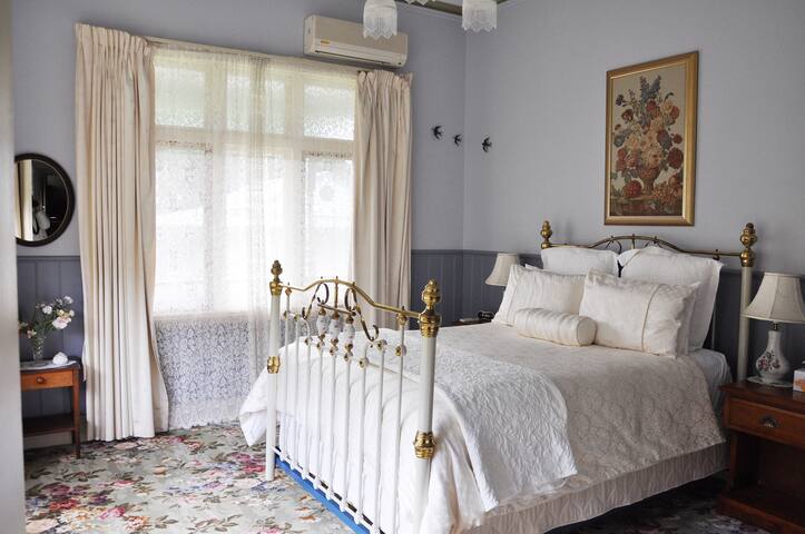 Historic Wallace Homestead gallery image 3