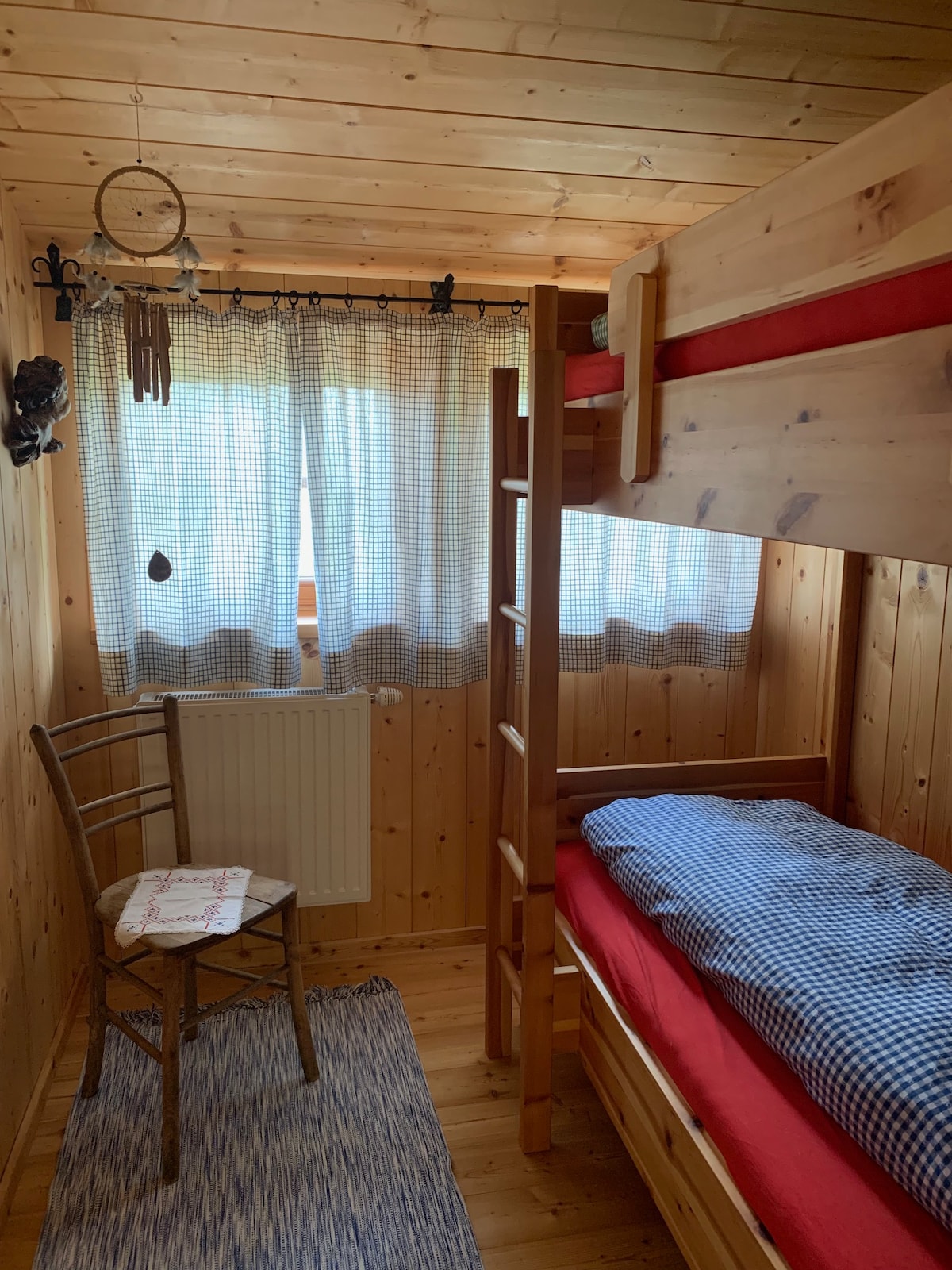 Chumba cha watoto; Kitanda cha ghorofa (vitanda 2 vya mtu mmoja, 180*80)