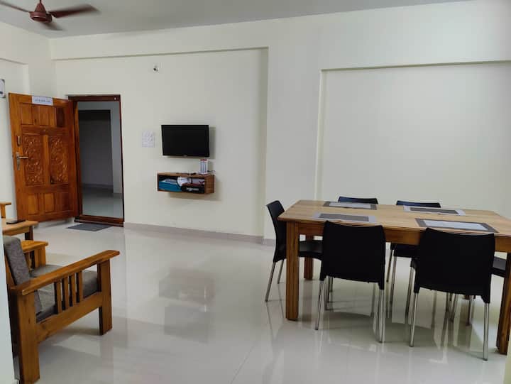 City Center Apartment - 305