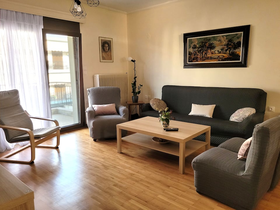Top-earning Airbnb listing in Ανατολή, 4 bedrooms