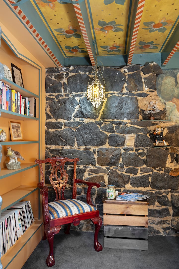 Chambre de Sherlock (chambre 2) avec Bluestone des années 1850 d'origine