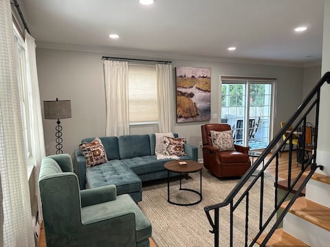 Top performing Airbnb: Modern Gem in the Heart of Berkshires in Pittsfield