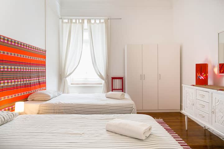 غرفة نوم حمراء!