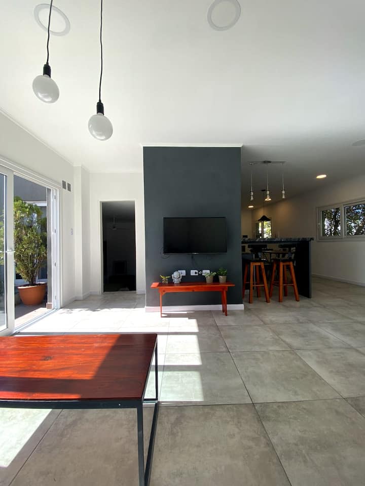Departamento Amplio Con Balcón Terraza Y Parrilla - Paraná