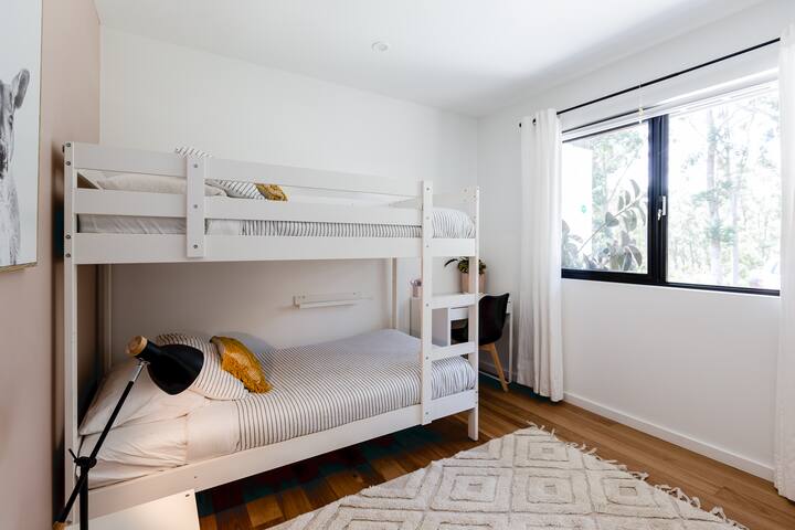 ორსართულიანი საძინებელი