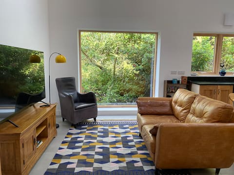 A cosy hideaway in the hills