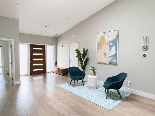 Lavish Modern Home 4BR near SFO/Palo Alto/Stanford gallery image 3