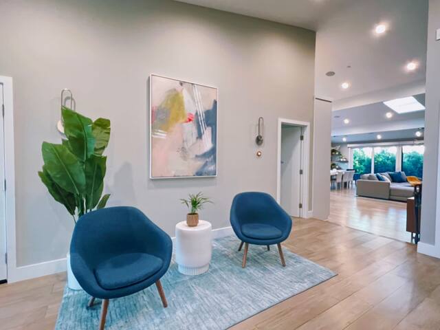 Lavish Modern Home 4BR near SFO/Palo Alto/Stanford gallery image 2