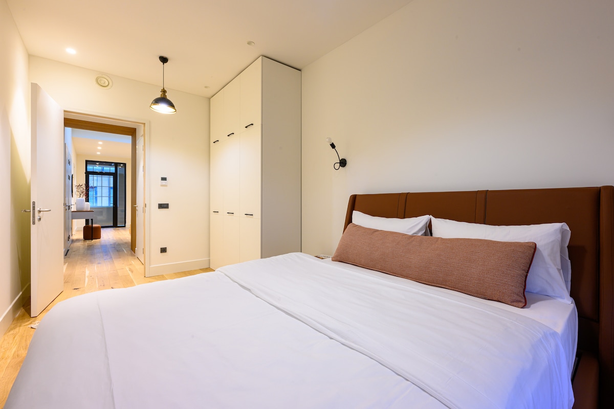 Doprajte si bohatstvo: luxusná manželská posteľ veľkosti King.