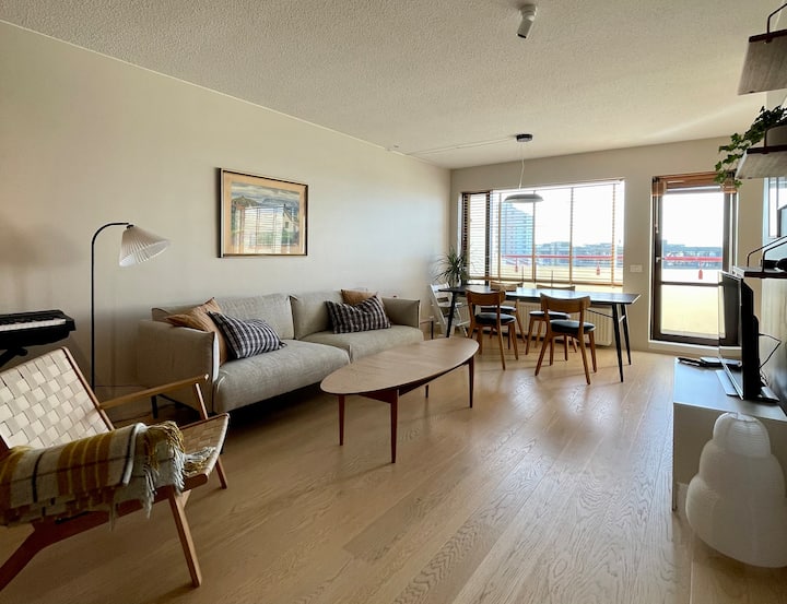 Bright Apartment With Ocean View & Near Downtown - Islandia