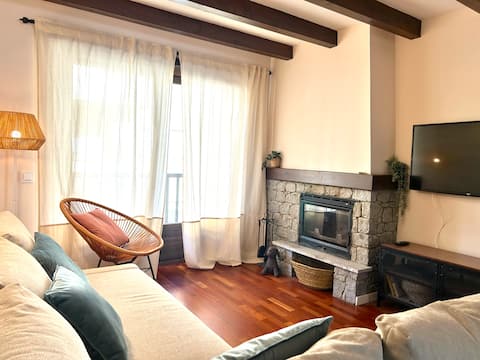 RURAL D 'ÀNEU | Family apartment with fireplace