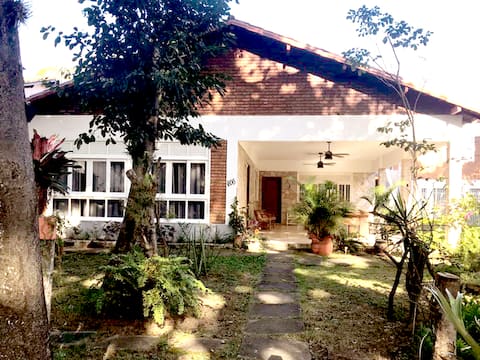 Casa Bosque da Praia 5 bedrooms, billiards and split air.