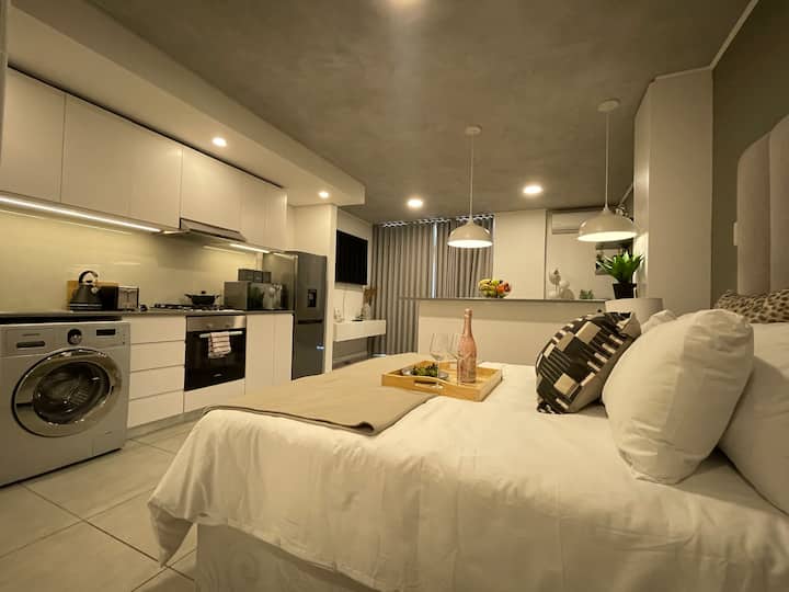 Luxury Beach Getaway@coral Point - Mount Moreland