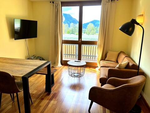 RURAL D 'ÀNEU | Pyrenees apartment with balcony