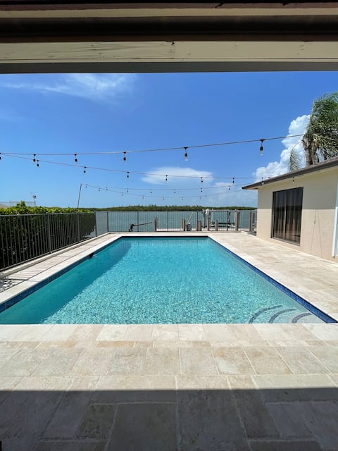 Waterfront 4BD Family Vacation Home w/Pool