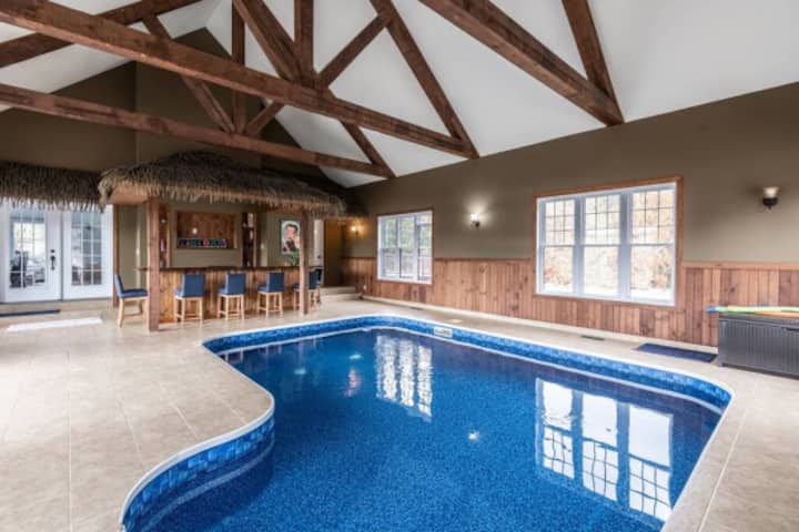 Le Tropic Ouat Private Pool Chalets For Rent In Sainte C me Quebec le-tropic-ouat-private-pool-chalets-for-rent-in-sainte-c-me-quebec