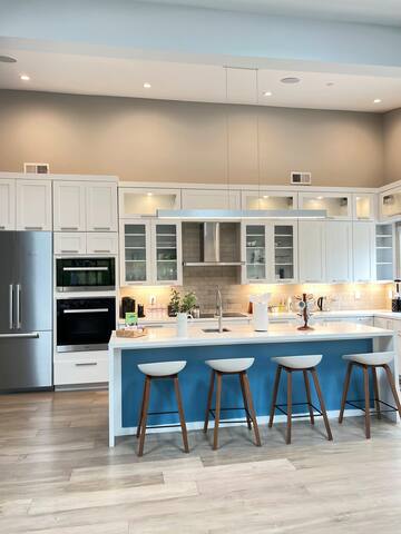 Resort Style, Modern Home 3BR near SFO, Stanford gallery image 3