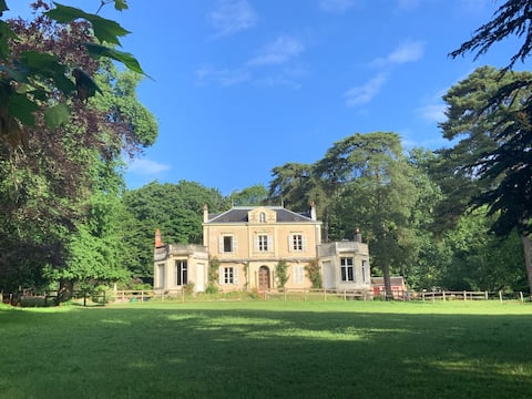 John Miles' Manor at the waterfront