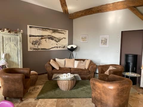 Propriété Airbnb réussie: Lodge at the Edge of Beaune à Côte D'or