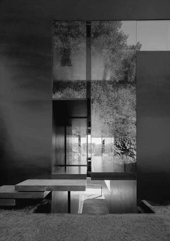 The Black Line House gallery image 4