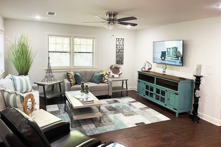 Beach Cottage Lafayette Cir. - Ocean Springs, MS