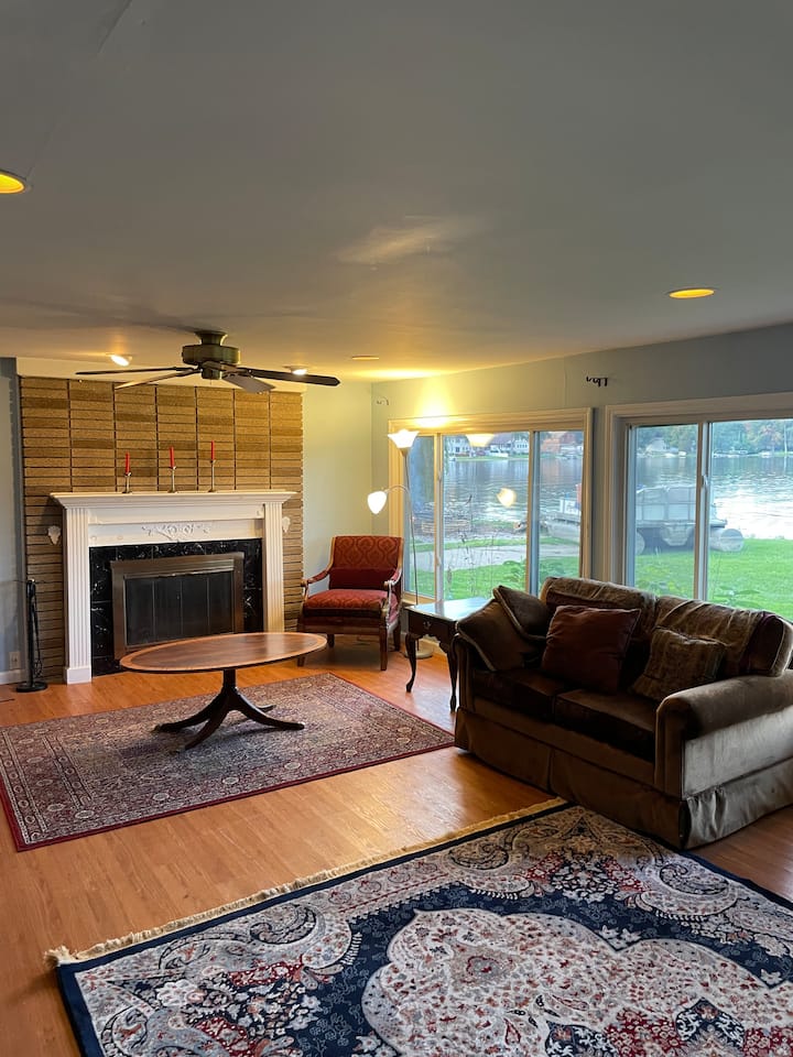 Lakefront Cottage Near Ann Arbor With Pontoon Boat - Whitmore Lake, MI