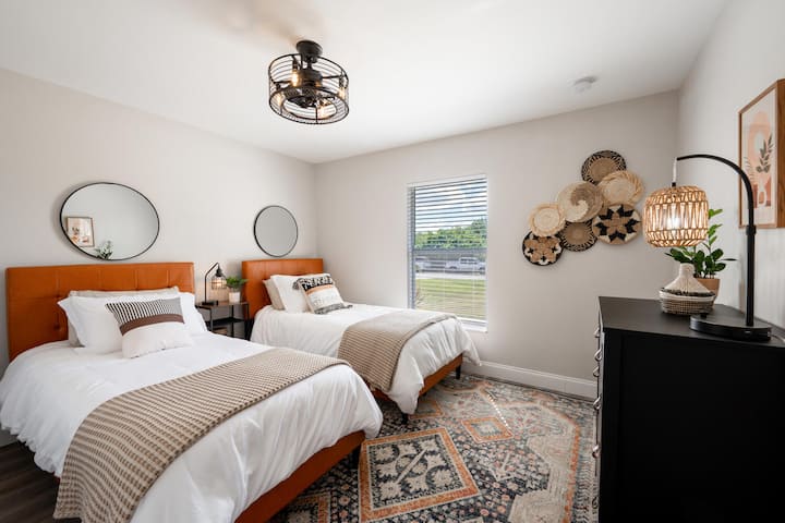 Habitación doble con ventilador de luz/techo