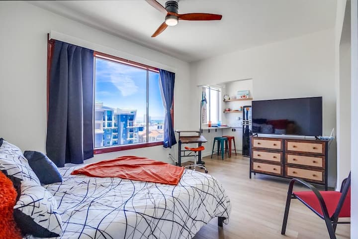Ocean View Getaway! - Long Beach