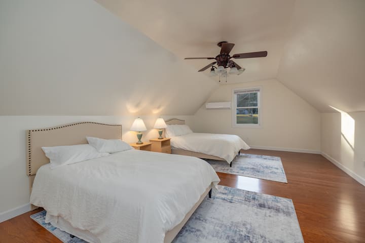Bedroom 2: Upstairs 2 Double, closet, 2 night stands, ceiling fan,  own ac, no bathroom.  Sleeps 4