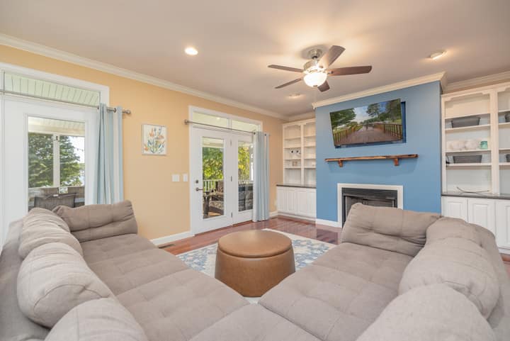 Spacious Home, Dock, Sauna, Firepit, Workout Eqpt. - Lake Gaston