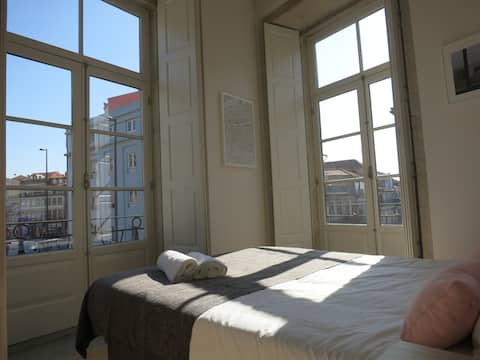 Top performing Airbnb: 1 Bedroom 4pax Apartment 1B in Porto