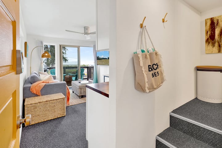 Steps To Beach | Cozy, Clean & Well Stocked - Custer, WA