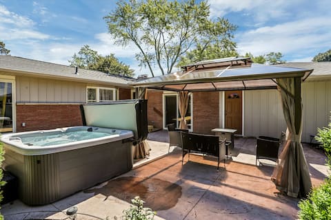 Minglewood Hideaway/HotTub/GmeRoom/Gazebo/KingSte