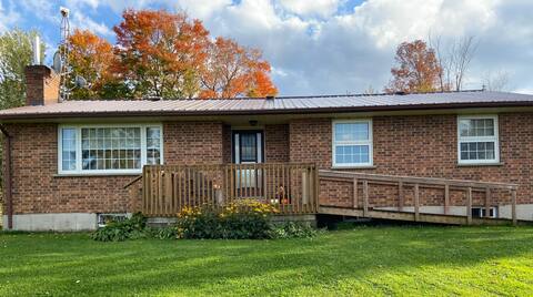 Maple Forest Country Cottage