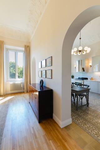 Luxury apartment with views in center of Florence gallery image 5