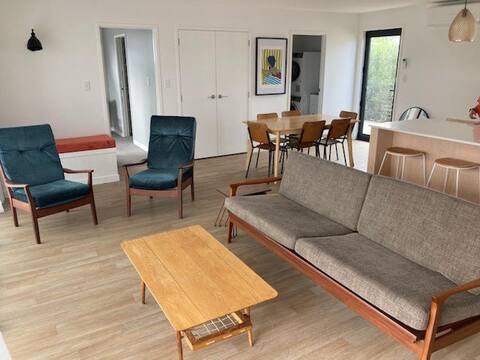 Bubbles Bach-dog friendly, close to beach & shops!
