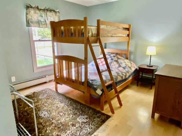 Bunk room (doble on bottom; twin on top)