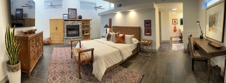 Dormitorio principal 1 baño privado con ducha | Chimenea de gas | Armario con vestidor | Escritorio | Patio
