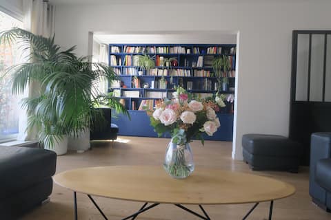 Top Airbnb: Splendid view, parking, close to Gare du Nord à Paris