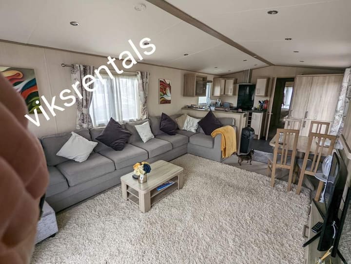 A Beautiful 6th Berth Caravan - Rhyl