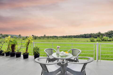 4 BHK Villa W/ Sunset View, Pvt Pool & Garden