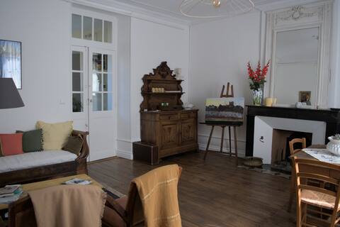 Chambre en RDC et petit-déjeuner