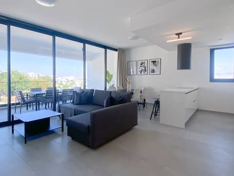 Phaedrus Living: White Hills Suites Panoramic View