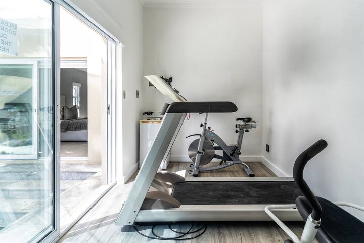 26OnFirst: UPS, Sea Views & Personalised Services gallery image 3