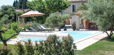 Mas des Trois Rocs 4-star furnished tourist accommodation