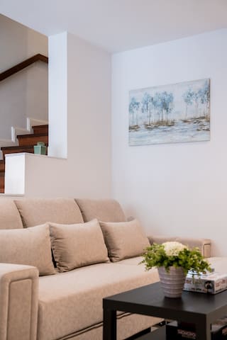 3 BR Spacious Home in Downtown Bangkok MRT/BTS