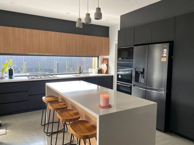 SomerVilla: Luxe Family Escape gallery image 3