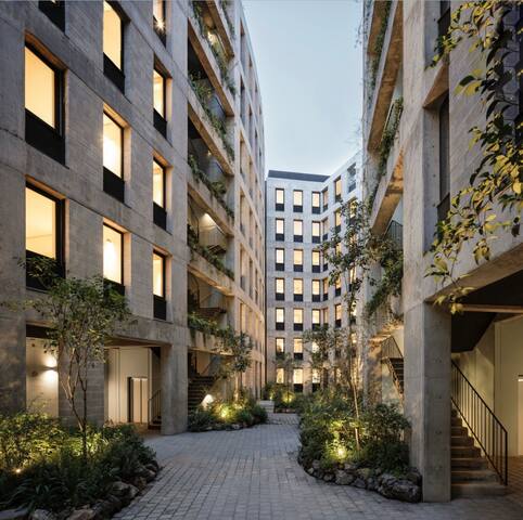 Luxury Penthouse in the City Centre gallery image 3