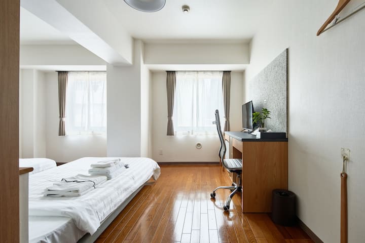Comfort Twin Room] Free snacks! Free sauna! With desk! TOKIO's